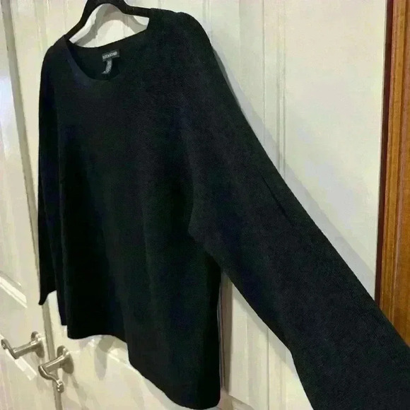 Women’s Eileen Fisher Black Blouse Top Shoulder Slits/Cutout 100%Merino Wool XS - Picture 9 of 13